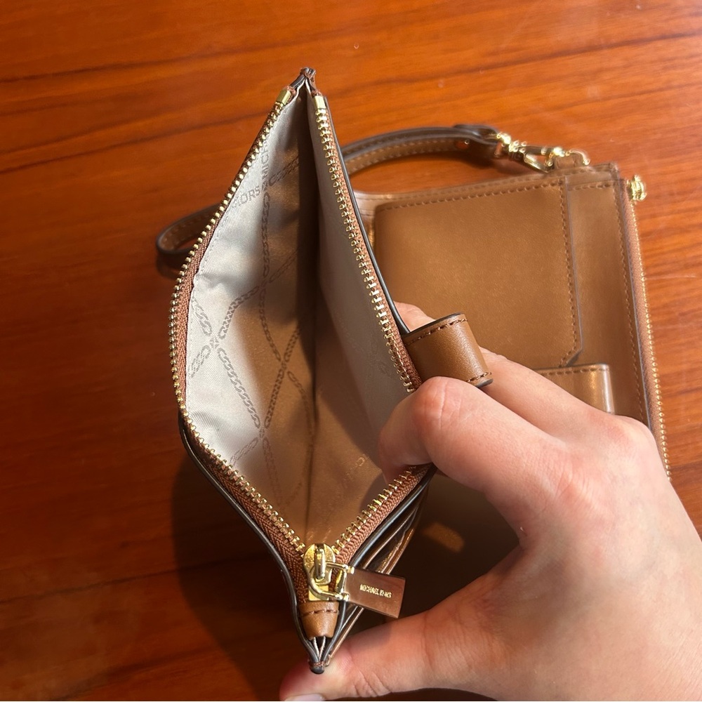 Michael Kors Wristlet - Picture 10 of 10